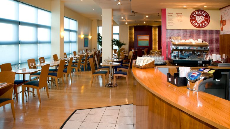 <b>Premier Inn London Wimbledon South Restaurant</b>. Images powered by <a href="https://www.leonardoworldwide.com/" title="Leonardo Worldwide" target="_blank">Leonardo</a>.