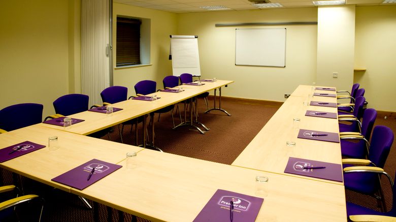 <b>Premier Inn London Wimbledon South Meeting</b>. Images powered by <a href="https://www.leonardoworldwide.com/" title="Leonardo Worldwide" target="_blank">Leonardo</a>.