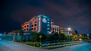 Crowne Plaza Airport