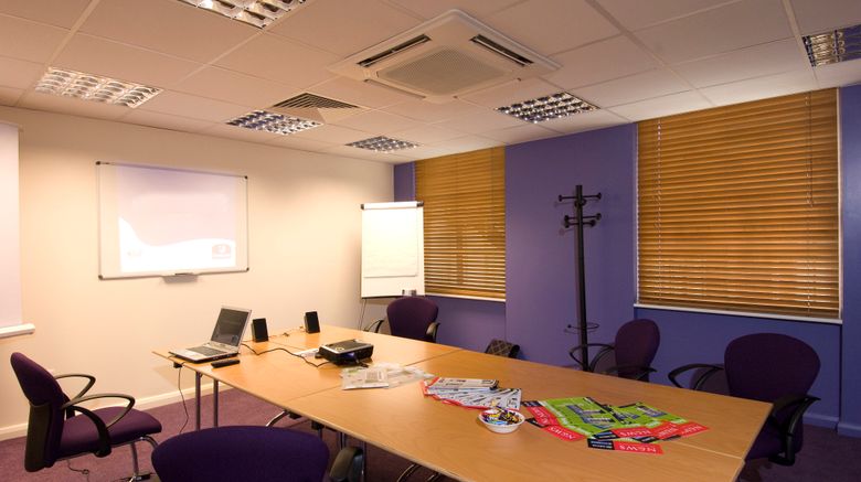 <b>Premier Inn London Victoria Meeting</b>. Images powered by <a href="https://www.leonardoworldwide.com/" title="Leonardo Worldwide" target="_blank">Leonardo</a>.