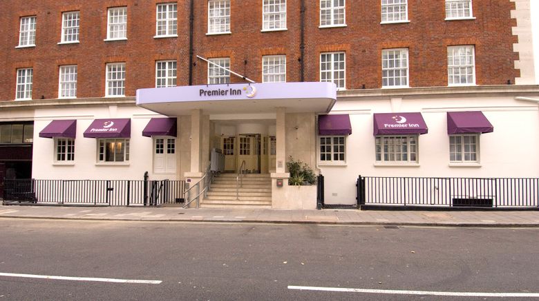 <b>Premier Inn London Victoria Exterior</b>. Images powered by <a href="https://www.leonardoworldwide.com/" title="Leonardo Worldwide" target="_blank">Leonardo</a>.