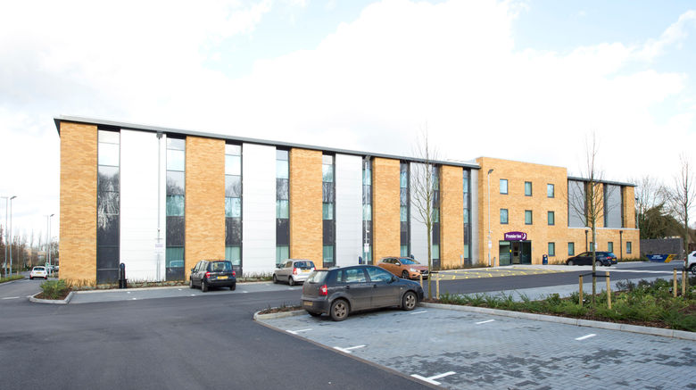 <b>Premier Inn London Uxbridge Exterior</b>. Images powered by <a href="https://www.leonardoworldwide.com/" title="Leonardo Worldwide" target="_blank">Leonardo</a>.