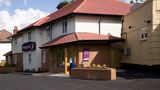 <b>Premier Inn London Twickenham East Exterior</b>. Images powered by <a href="https://www.leonardoworldwide.com/" title="Leonardo Worldwide" target="_blank">Leonardo</a>.