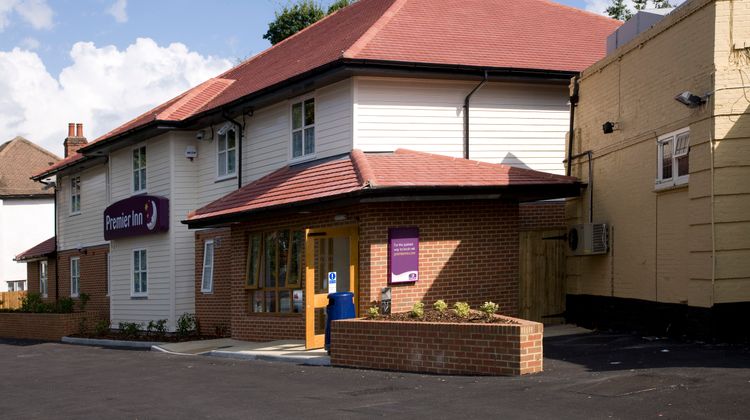 Premier Inn London Twickenham East Exterior