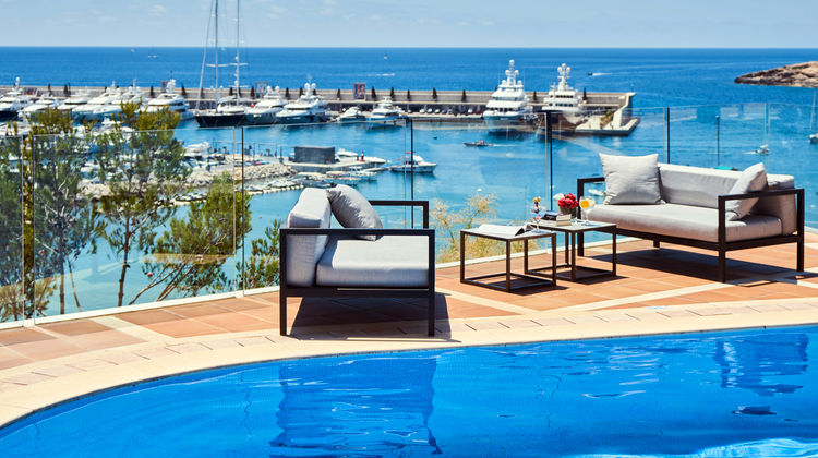 Pure Salt Port Adriano Exterior