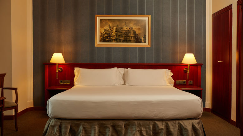 <b>El Avenida Palace Room</b>. Images powered by <a href="https://www.leonardoworldwide.com/" title="Leonardo Worldwide" target="_blank">Leonardo</a>.