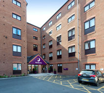 Premier Inn Bham Broad St (Canal Side) Exterior