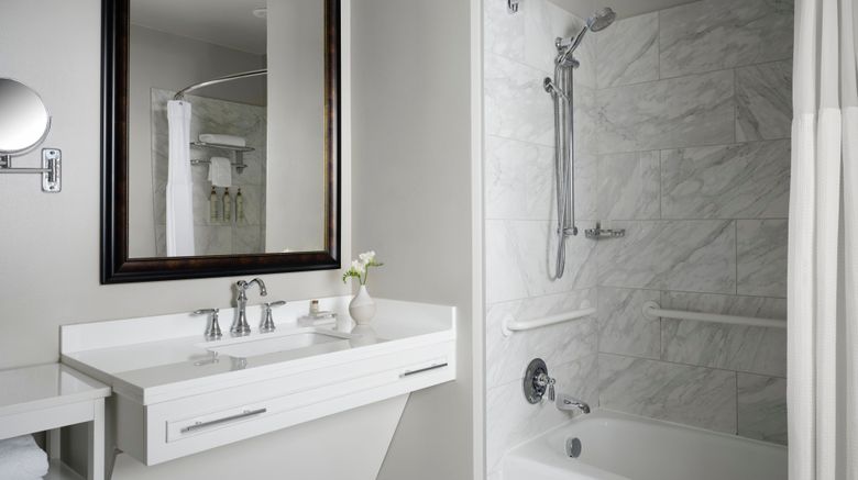 <b>Marriott Vacation Club Pulse, Boston Room</b>. Images powered by <a href="https://www.leonardoworldwide.com/" title="Leonardo Worldwide" target="_blank">Leonardo</a>.