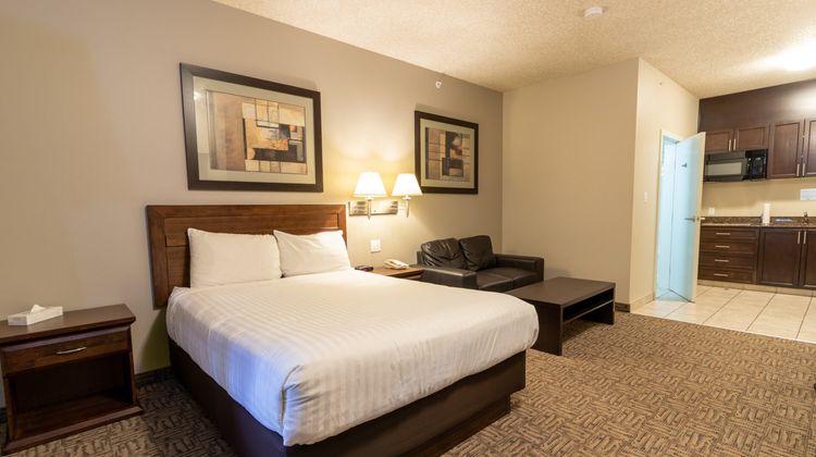 BCMInns Lac La Biche Room