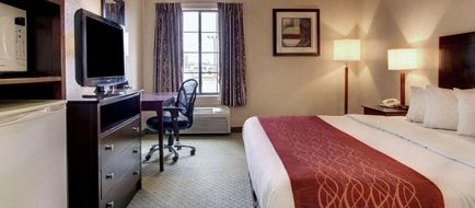 Columbia Inn & Suites Room