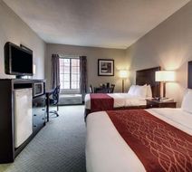 Columbia Inn & Suites Room