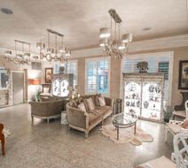 Henrosa Hotel Lobby