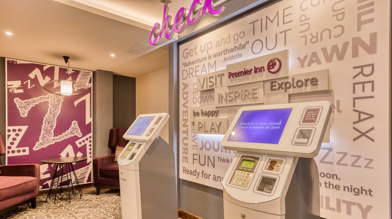 <b>London Romford Town Centre hotel Lobby</b>. Images powered by <a href="https://www.leonardoworldwide.com/" title="Leonardo Worldwide" target="_blank">Leonardo</a>.