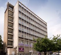Premier Inn London Putney Bridge Exterior