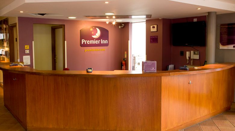 <b>Premier Inn London Putney Bridge Lobby</b>. Images powered by <a href="https://www.leonardoworldwide.com/" title="Leonardo Worldwide" target="_blank">Leonardo</a>.