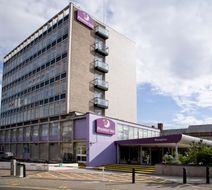 Premier Inn London Putney Bridge Exterior