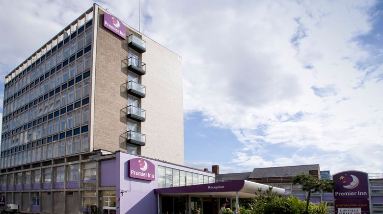 <b>Premier Inn London Putney Bridge Exterior</b>. Images powered by <a href="https://www.leonardoworldwide.com/" title="Leonardo Worldwide" target="_blank">Leonardo</a>.