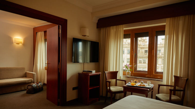 <b>El Avenida Palace Room</b>. Images powered by <a href="https://www.leonardoworldwide.com/" title="Leonardo Worldwide" target="_blank">Leonardo</a>.