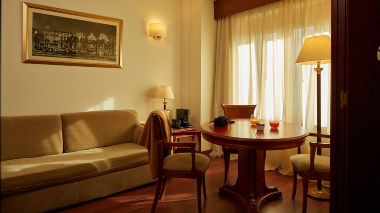 <b>El Avenida Palace Room</b>. Images powered by <a href="https://www.leonardoworldwide.com/" title="Leonardo Worldwide" target="_blank">Leonardo</a>.