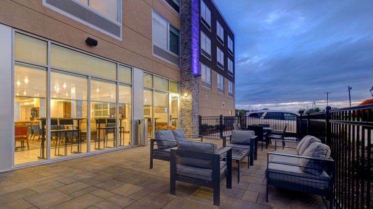 Holiday Inn Express & Stes University S Other
