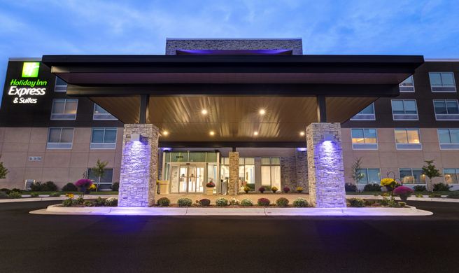 Holiday Inn Express & Stes University S Exterior