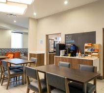 Holiday Inn Express & Suites Wendover Lobby