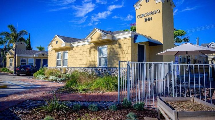 Coronado Inn Exterior