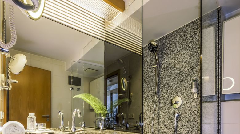 <b>SEEhotel Friedrichshafen Room</b>. Images powered by <a href="https://www.leonardoworldwide.com/" title="Leonardo Worldwide" target="_blank">Leonardo</a>.
