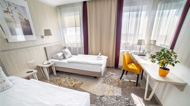 Victoria Hotel Room