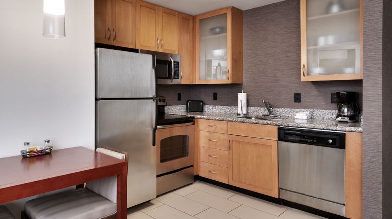 <b>Residence Inn Greenville Room</b>. Images powered by <a href="https://www.leonardoworldwide.com/" title="Leonardo Worldwide" target="_blank">Leonardo</a>.