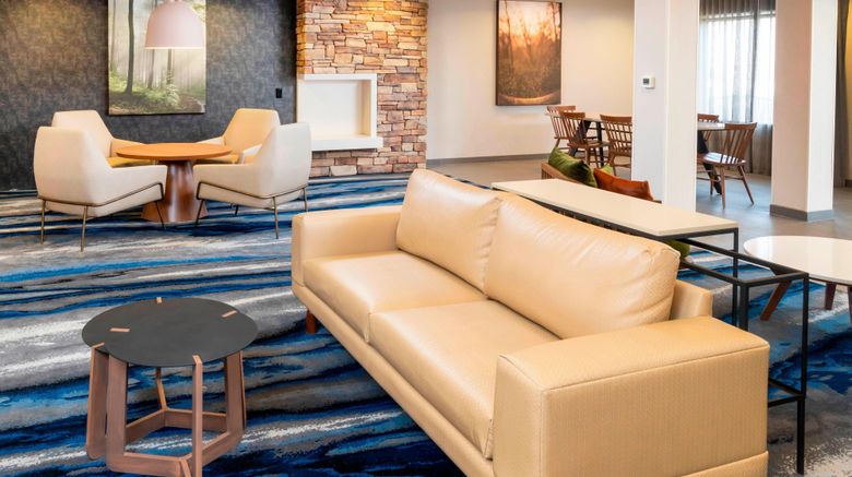 <b>Fairfield Inn & Suites Bend Downtown Lobby</b>. Images powered by <a href="https://www.leonardoworldwide.com/" title="Leonardo Worldwide" target="_blank">Leonardo</a>.