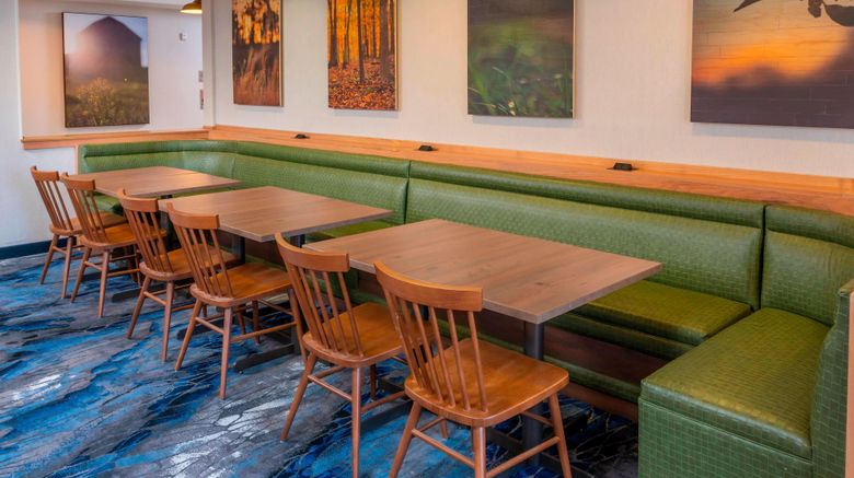 <b>Fairfield Inn & Suites Bend Downtown Restaurant</b>. Images powered by <a href="https://www.leonardoworldwide.com/" title="Leonardo Worldwide" target="_blank">Leonardo</a>.