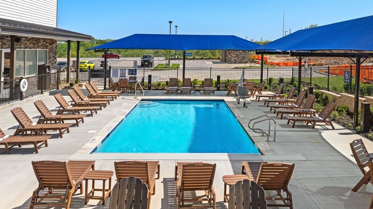 Holiday Inn Express Kansas City Pool