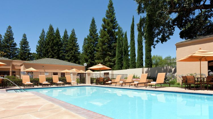 Courtyard Sacramento Airport Natomas Pool