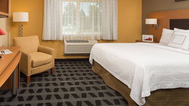 TownePlace Suites Bend Near Mt. Bachelor Suite
