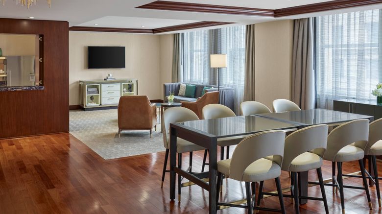 <b>JW Marriott Chicago Suite</b>. Images powered by <a href="https://www.leonardoworldwide.com/" title="Leonardo Worldwide" target="_blank">Leonardo</a>.