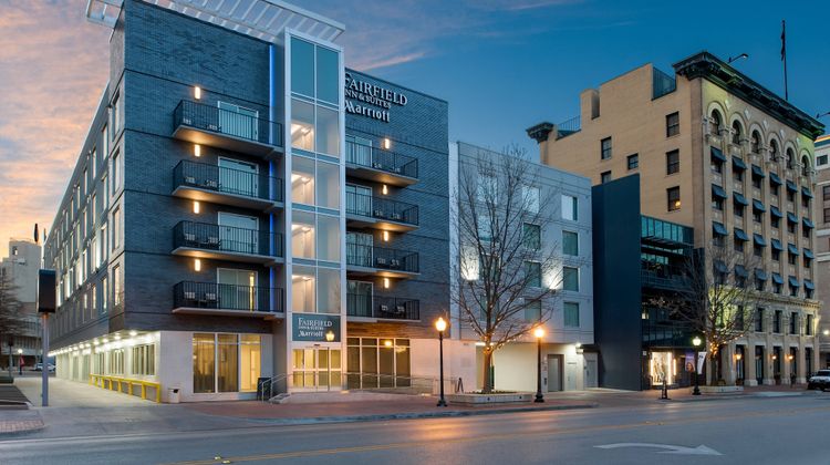 Fairfield Inn & Stes Fort Worth Downtown Exterior