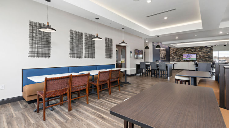 Holiday Inn Express Kansas City Restaurant