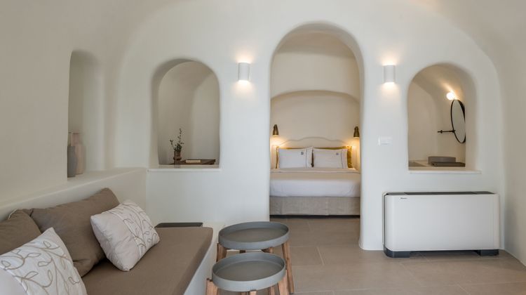 Art Maisons Aspaki and Oia Castle Hotel Room