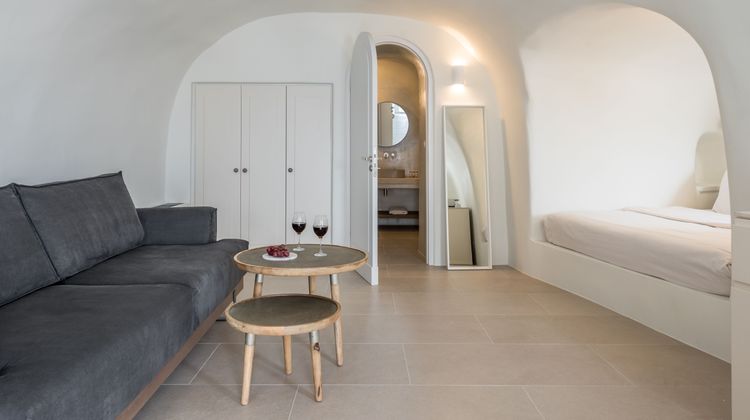 Art Maisons Aspaki and Oia Castle Hotel Room
