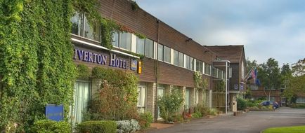 Tiverton Hotel Exterior