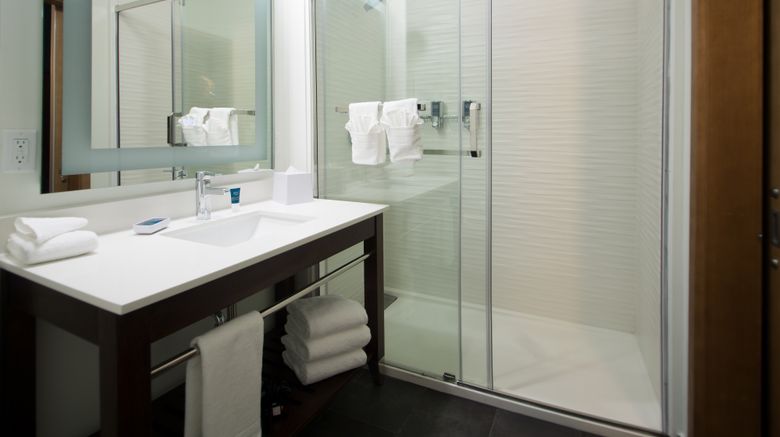 <b>Four Points by Sheraton IAH Airport Room</b>. Images powered by <a href="https://www.leonardoworldwide.com/" title="Leonardo Worldwide" target="_blank">Leonardo</a>.
