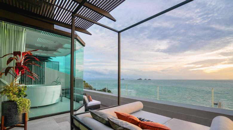 <b>InterContinental Samui Baan Taling Ngam Suite</b>. Images powered by <a href="https://www.leonardoworldwide.com/" title="Leonardo Worldwide" target="_blank">Leonardo</a>.