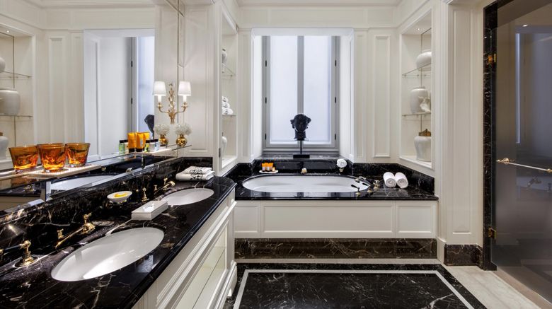 <b>The St Regis Rome Room</b>. Images powered by <a href="https://www.leonardoworldwide.com/" title="Leonardo Worldwide" target="_blank">Leonardo</a>.