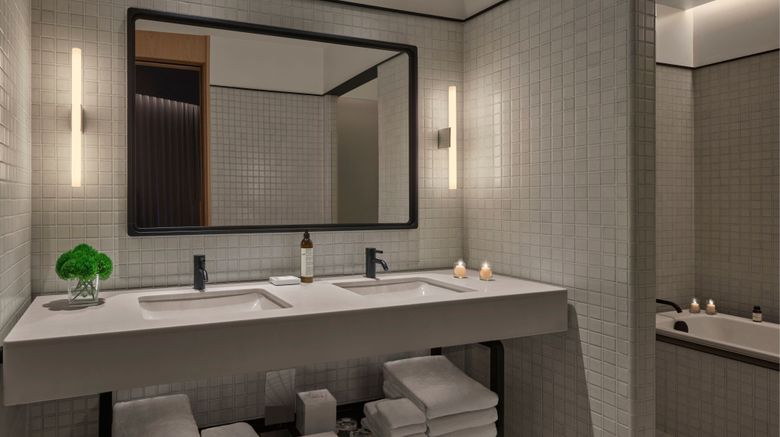 <b>The Reykjavik EDITION Room</b>. Images powered by <a href="https://www.leonardoworldwide.com/" title="Leonardo Worldwide" target="_blank">Leonardo</a>.