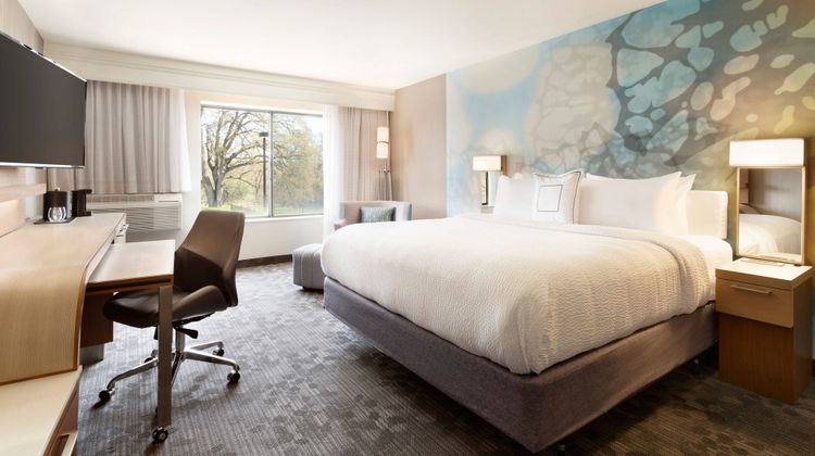 Courtyard Roseville Marriott Room