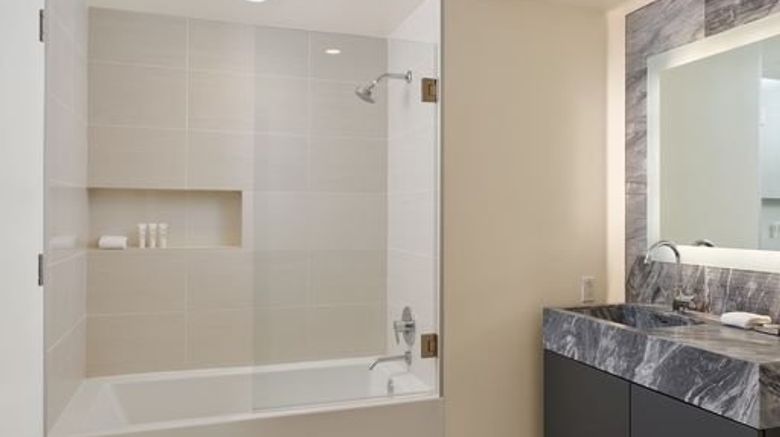 <b>AKA West Hollywood Room</b>. Images powered by <a href="https://www.leonardoworldwide.com/" title="Leonardo Worldwide" target="_blank">Leonardo</a>.