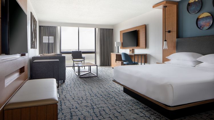Houston Marriott South at Hobby Airport Suite