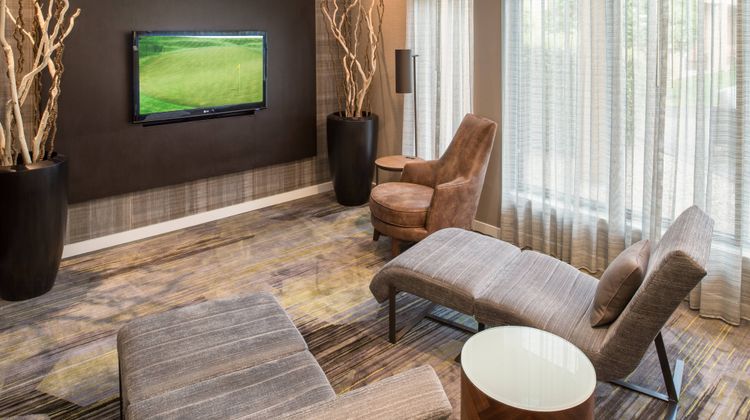 Courtyard Seattle Southcenter Lobby