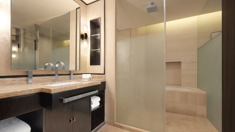 <b>Sheraton Grand Pudong Hotel & Residences Room</b>. Images powered by <a href="https://www.leonardoworldwide.com/" title="Leonardo Worldwide" target="_blank">Leonardo</a>.